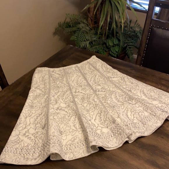 Peter Nygard Skirt - Picture 2 of 10